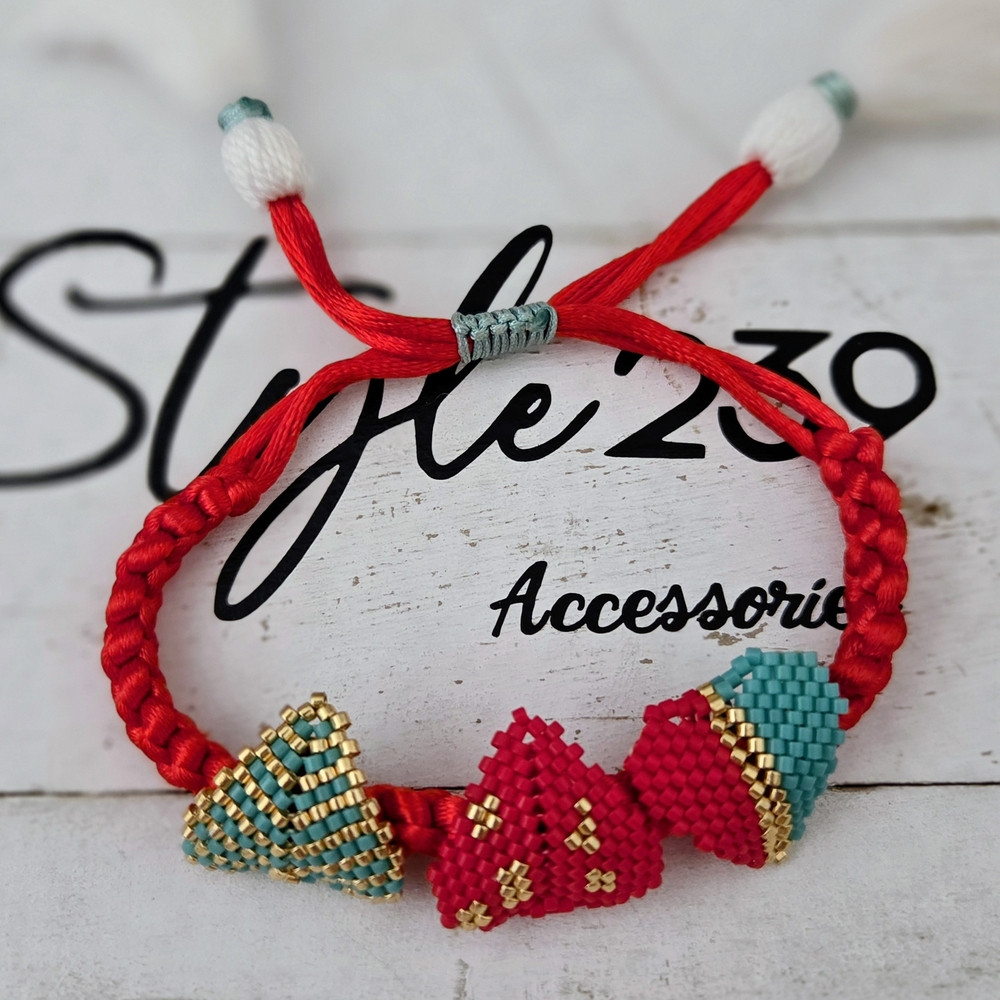 Red Miyuki Hearts Macramé Adjustable Bracelet